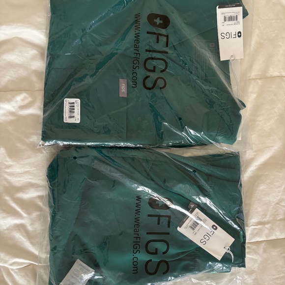 NWT Figs Set Hunter Green XS - Picture 1 of 5
